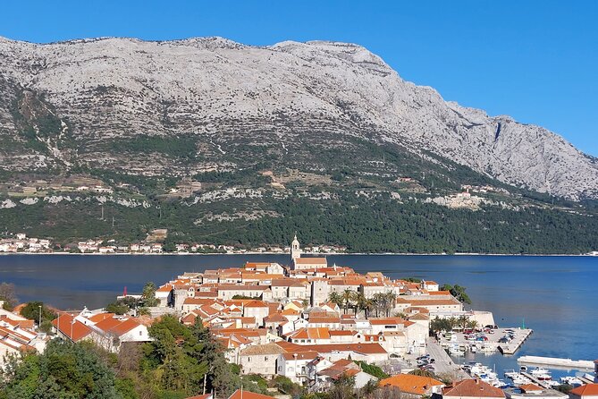 1 Hour Private Walking Tour in Korcula - The one-hour pace and the extra-time question