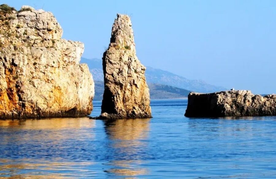 3,5h Wild Bays: Swim & Snorkel with Capt. Bobo (Public) - About two hours for swimming, snorkeling, and beach time