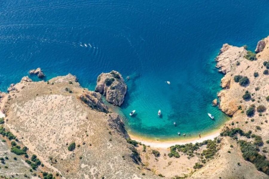 3,5h Wild Bays: Swim & Snorkel with Capt. Bobo (Public) - Who will enjoy Captain Bobo’s boat most