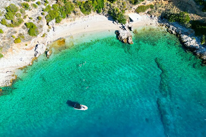 3 Islands Speedboat Tour: Golden Horn, Blue Lagoon & Jelsa Town - Zlatni Rat, Brac’s famous pointed beach