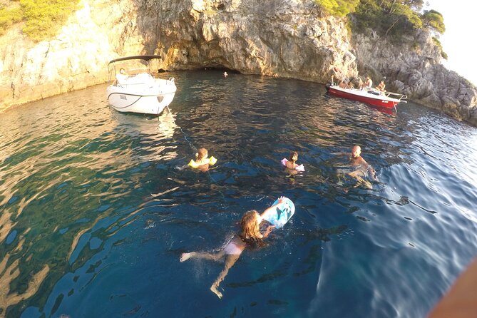 4h / 6h / 8h Elaphite Islands Tour with 7.5m/24FT SunDeck Boat - Sunj Beach, sand and picigin on Lopud