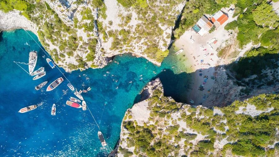 Adriatic Adventure: Blue Cave & 6 Islands Speedboat Escape - Komiža: coffee and a first taste of Vis