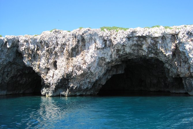 Blue and Green Cave private speed boat tour - Stiniva Cove and Its Narrow Shoreline