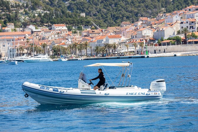Blue and Green Cave Speedboat Excursion from Hvar Town - How the guides affect the day