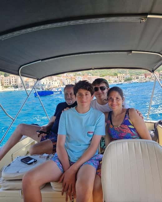Blue Cave & 6 Island Journey from Split - Hvar Island: 90 minutes for your own wander