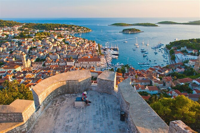 Blue Cave, Hvar, Vis and Pakleni Islands Group Speedboat Tour - How the crew and boat affect the day