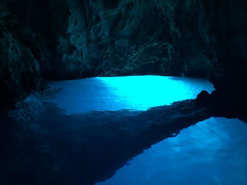 Blue Cave, Mamma Mia and 5 top destinations: From Trogir - Stiniva Cove, a dramatic coastal stop