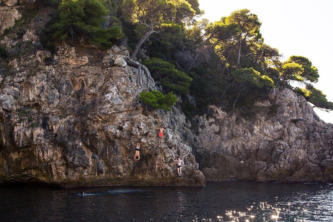 Blue Cave Premium Half-Day Tour with Panoramic Old Town View - Šunj Beach is the tour’s relaxed pause