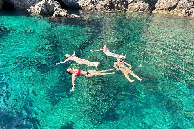BLUE CAVE private speedboat tour with drinks - Šunj Beach gives the tour its breathing room