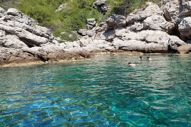 Blue cave tour - 4 caves and sandy beach - Drinks, snorkel gear, and the things you need to pack