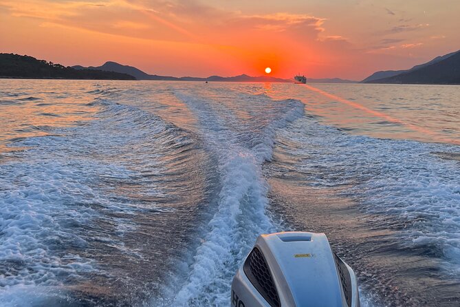 Blue cave tour with a speedboat-small group - What is included on the boat