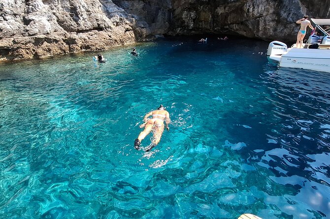 Blue & Green cave,Šunj beach - with drinks small group speedboat - Why the Blue and Green Caves make this trip special