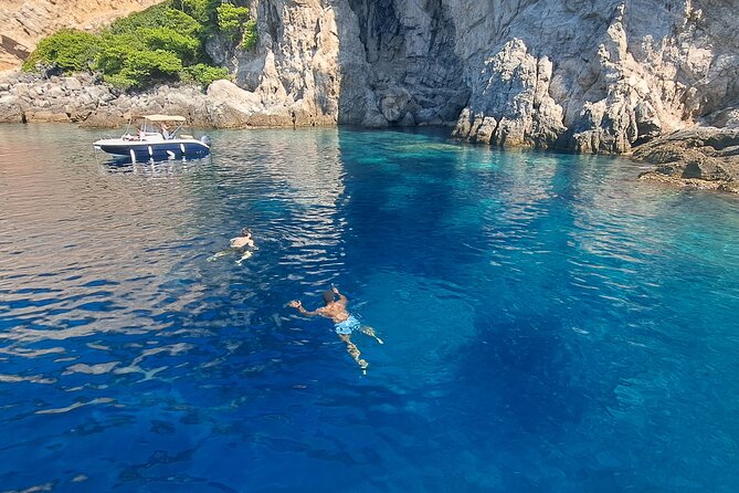 Blue & Green cave,Šunj beach - with drinks small group speedboat - Snorkeling equipment, drinks, and practical expectations