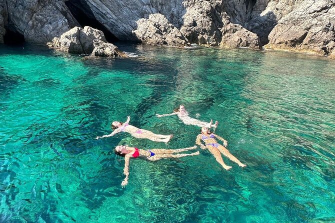 Blue & Green cave,Šunj beach - with drinks small group speedboat - What the speedboat ride is really like