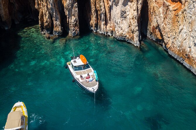 Blue & Green cave tour with yacht from town Hvar - Stiniva Cove rewards the approach