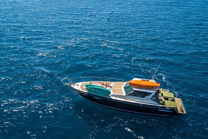 Blue & Green cave tour with yacht from town Hvar - What the yacht adds to the price