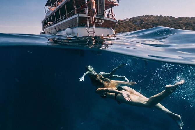 Blue Lagoon, Borkko Beach & Šolta from Split with LUNCH & DRINKS - Food, wine, and the onboard setup