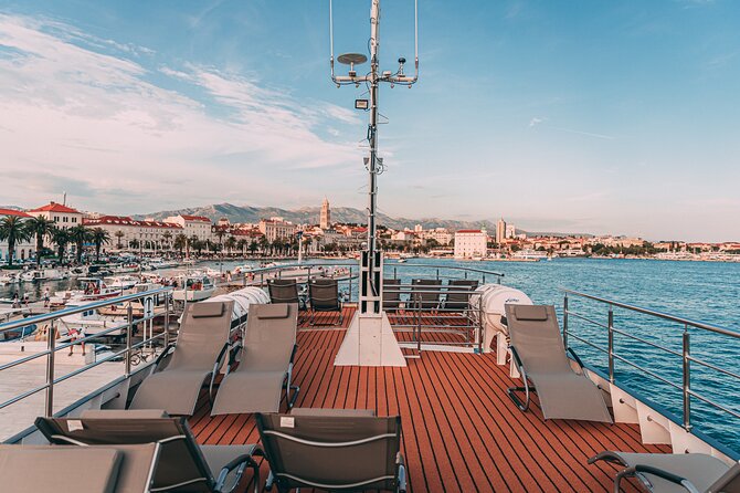 Blue Lagoon, Borkko Beach & Šolta from Split with LUNCH & DRINKS - Who will get the most from this boat day
