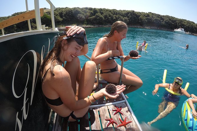 Boat tour swimming snorkeling south Istria Kamenjak Premantura - Swimming and snorkeling at the Kamenjak Cave