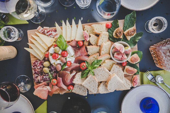 Buje: Authentic Istrian family farm, guided walk, foods & wine - The family welcome and group size