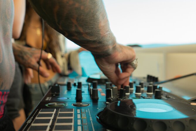 Captain’s Boat Party Split–Blue Lagoon Swim Stop + Free Shots &DJ - How this compares with a quiet Blue Lagoon trip