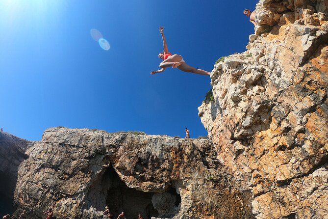 Cave exploring by kayak - Swimming into the cave