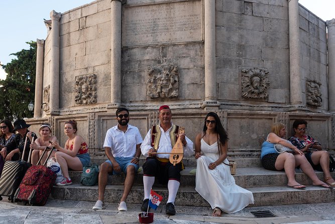 City Walls of Dubrovnik - Small groups make the guide more useful