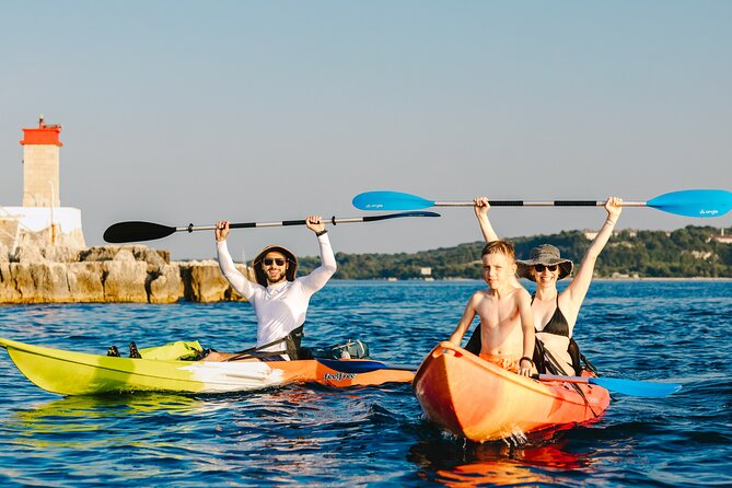 Clear Kayak Tour to Canyon, Island Cliffs & small Cave - Fratarski Island and its heart-shaped outline