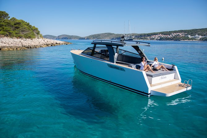 Colnago 45 - Luxury Private Speedboat Tours - Swimming and snorkeling in the Pakleni Islands