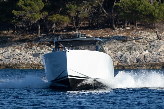 Colnago 45 - Luxury Private Speedboat Tours - The Blue Cave, Croatia’s natural theater