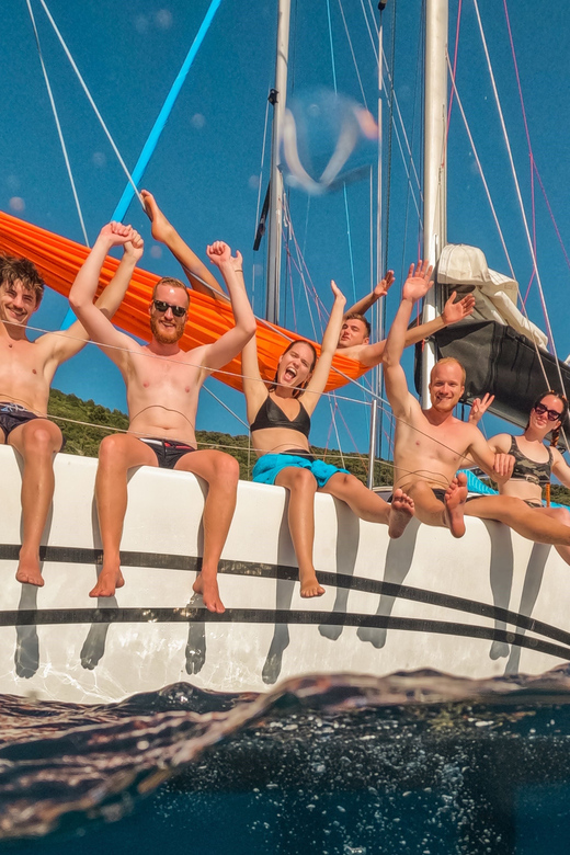 Cres: Sailing Experience Day-Trip - Lubenice beach and the first real swim