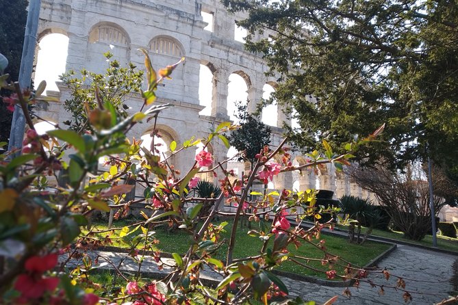 Curiosities and secrets of Pula - What the private format adds