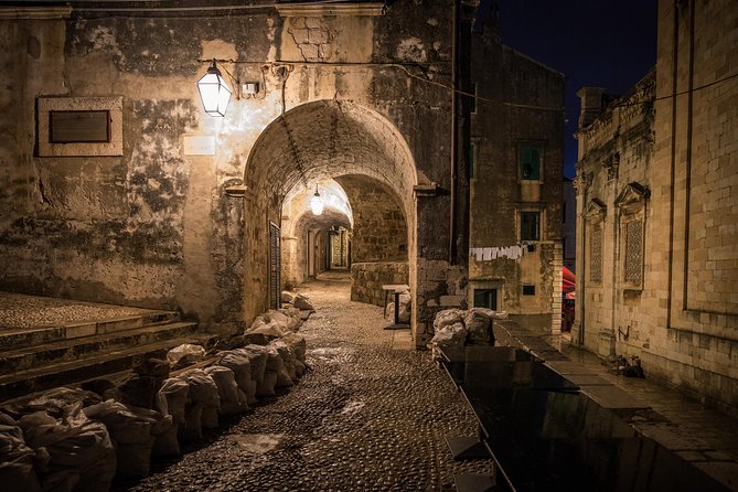 Dark Tales of the Old Town - Meeting Marija at Large Onofrio’s Fountain