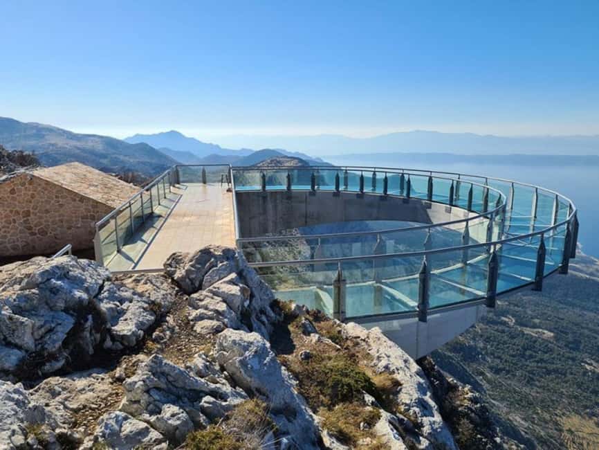 Day tour Skywalk Biokovo - Walking onto the glass platform