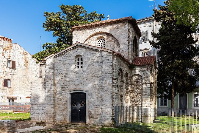 Discover the Essence of Pula: Private Tour with a Local Pro - Zerostrasse, Pula below street level