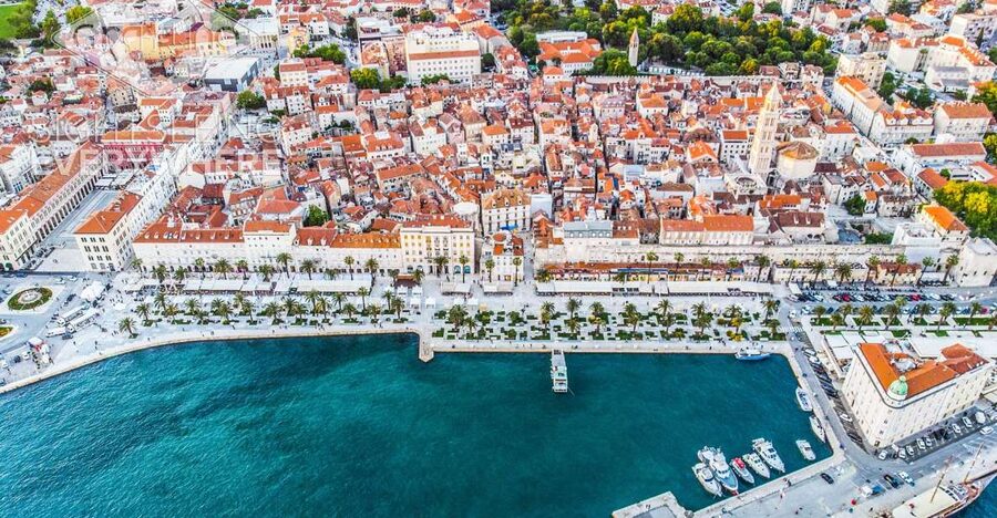 Discover The Old Town Split 1.5h walking Small group tour - Entering Diocletian’s Palace through the living Old Town