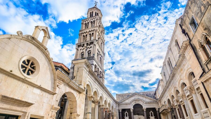 Discover The Old Town Split 1.5h walking Small group tour - The guides make the difference