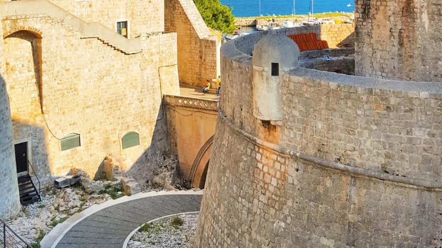Dubrovnik: 1.5-Hour Guided Old Town Walking Tour - Onofrio’s Fountain and the Practical Side of Old Dubrovnik