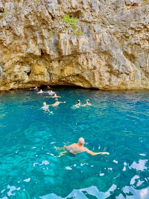 Dubrovnik: 6 hours Blue cave & Elaphiti with optional lunch - Group size, service, and atmosphere