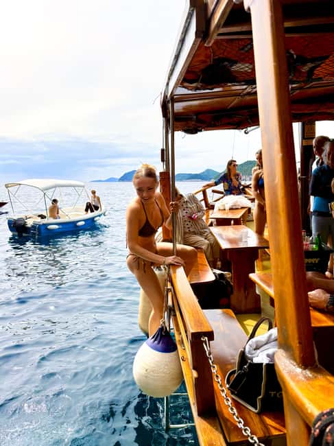 Dubrovnik: 6 hours Blue cave & Elaphiti with optional lunch - Finding the boat in Gruž harbor