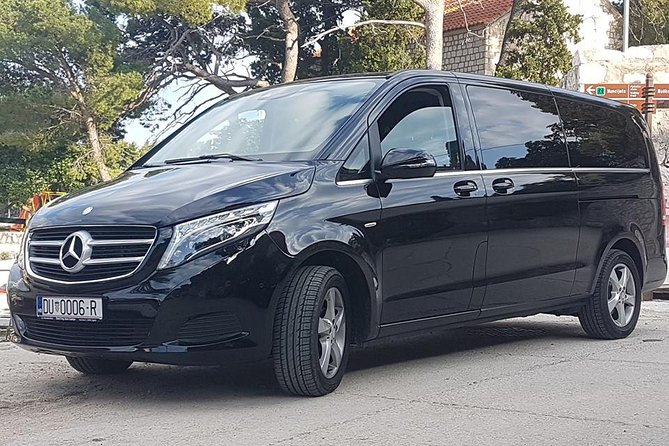Dubrovnik airport transfer - Meeting your driver under a name sign