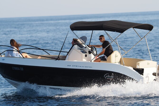 Dubrovnik:Blue cave and sandy beach Sunj with a private speedboat - The Blue Cave: a short swim for the strongest color