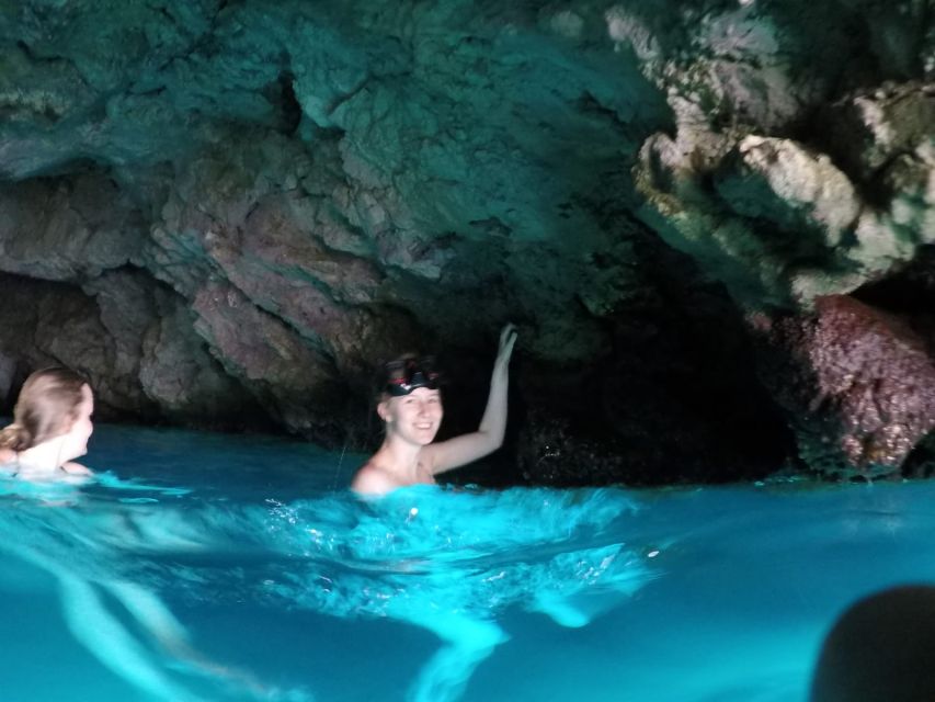 Dubrovnik: Blue Cave & Sunj Beach Boat Tour with Drinks - Why this half-day boat trip works well