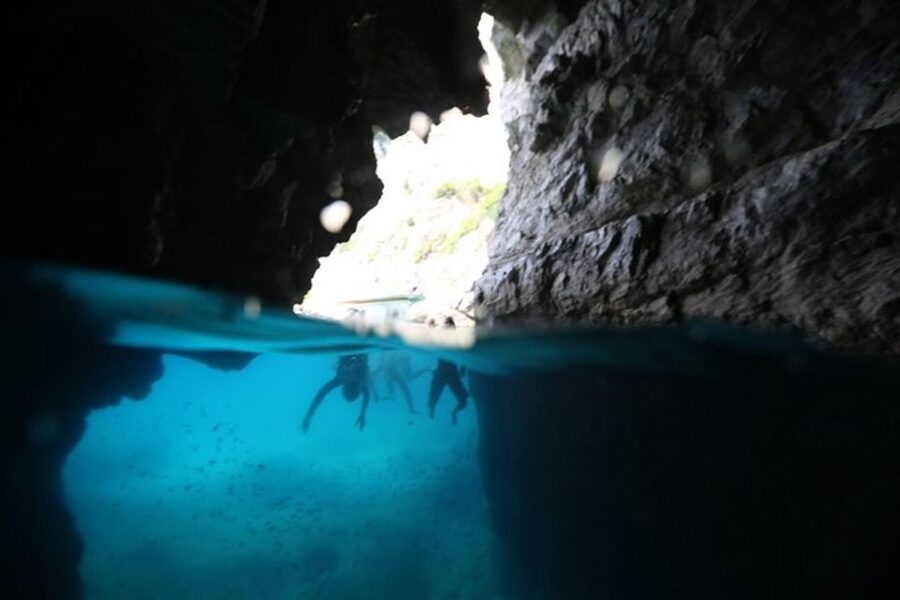 Dubrovnik: Blue Cave & Sunj Beach Boat Tour with Drinks - The speedboat ride from Dubrovnik