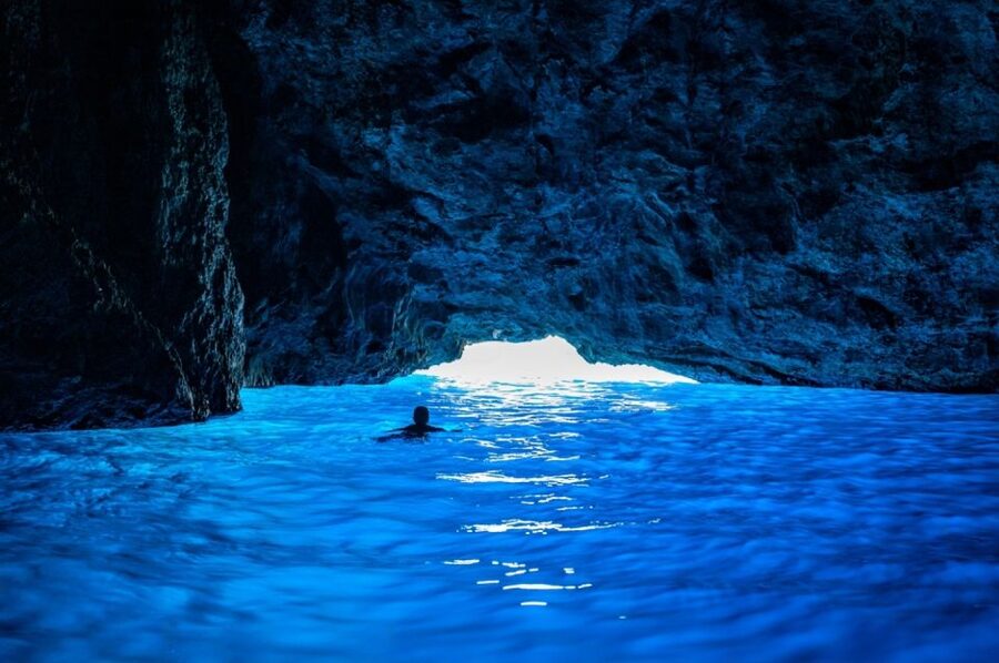 Dubrovnik: Blue & Green Caves Private Boat Tour with Drinks - Šunj Beach: The Longest Stop of the Day
