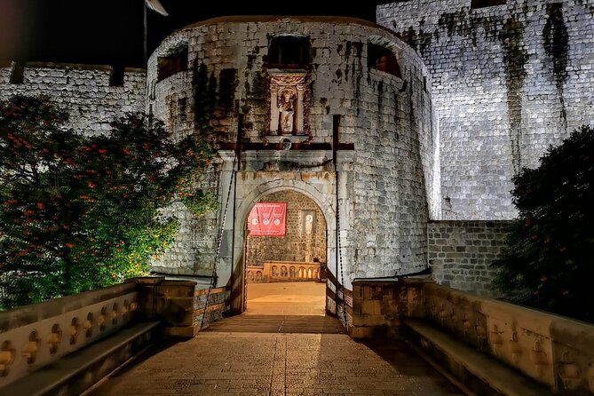 Dubrovnik By Night Walking Tour - Luza Square and Dubrovnik’s civic center