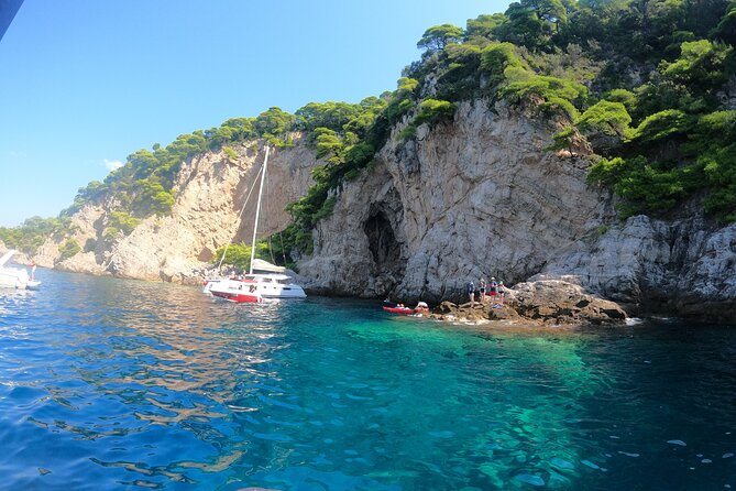 Dubrovnik cave experience swimming tour - The Blue Cave and its changing light