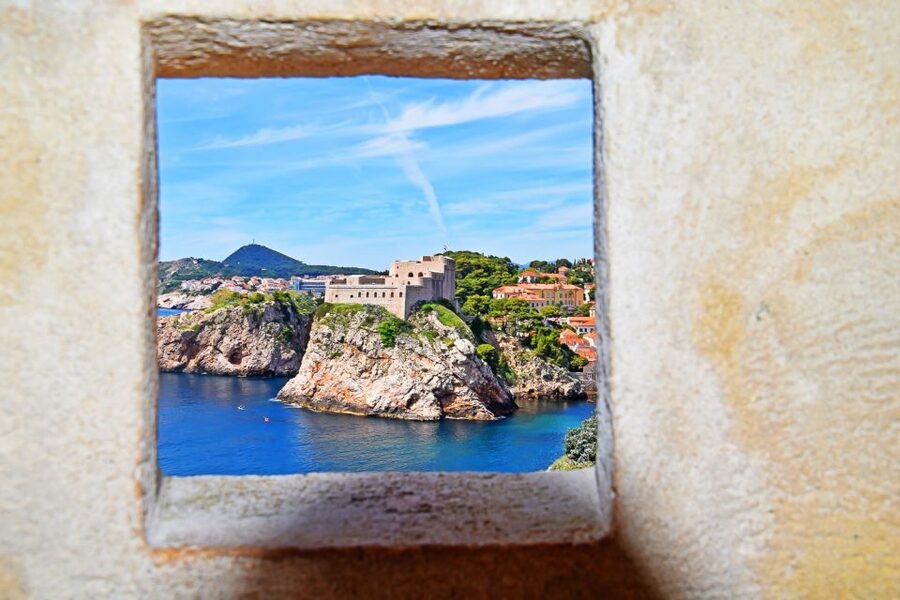 Dubrovnik: City Walls Early Morning or Sunset Walking Tour - Walking the full 2-kilometer circuit