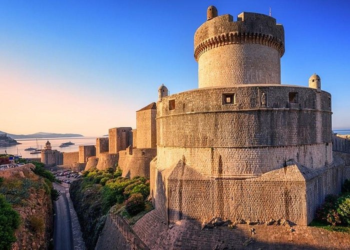 Dubrovnik City Walls Walking Tour (entrance ticket included) - Who should book this Dubrovnik walk?