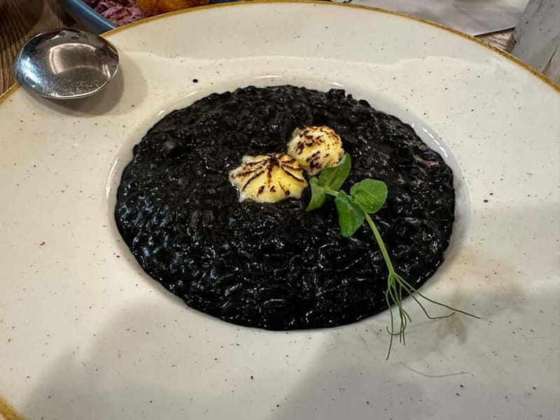 Dubrovnik: Croatian Food, Wine & Old Town Highlights Tour - Why combine Dubrovnik’s streets with its food?